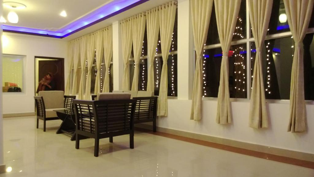 קאוסאני Hotel Hill Palace מראה חיצוני תמונה