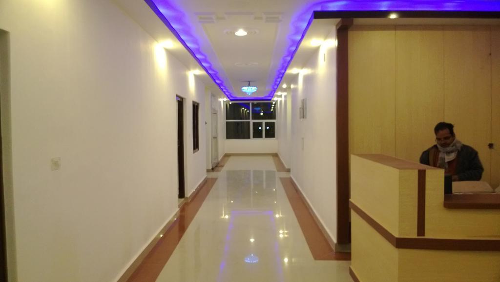 קאוסאני Hotel Hill Palace מראה חיצוני תמונה